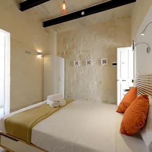 Private With Bathroom In La Valette